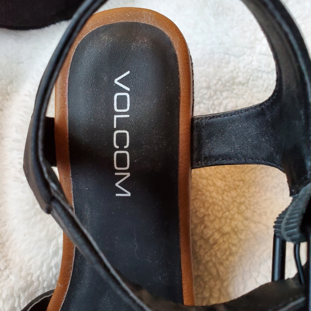 Volcom Sandals - Picture 3 of 8